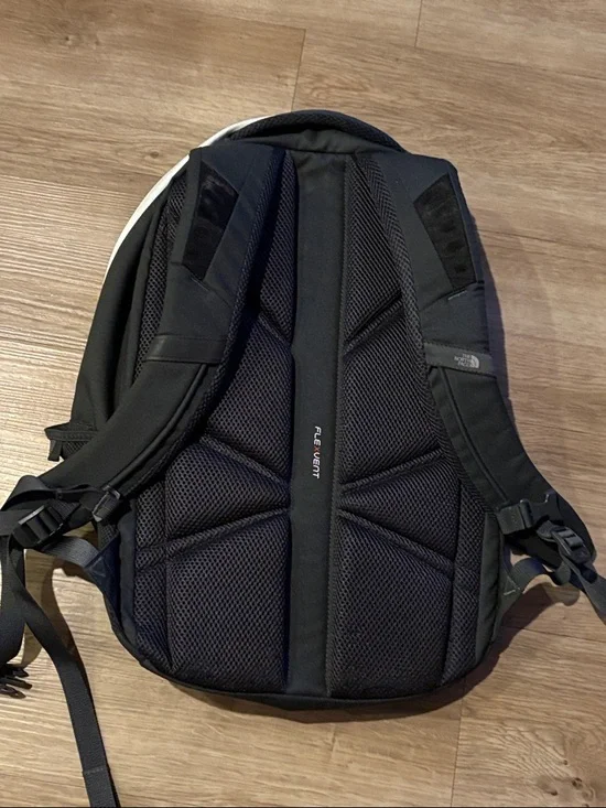 Preowned The North Face Jester backpack - Picture 2 of 7